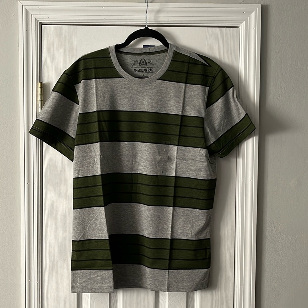 American Rag Men's T-Shirt.  Size Large.